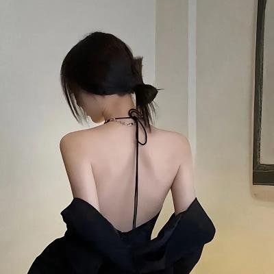 彼女